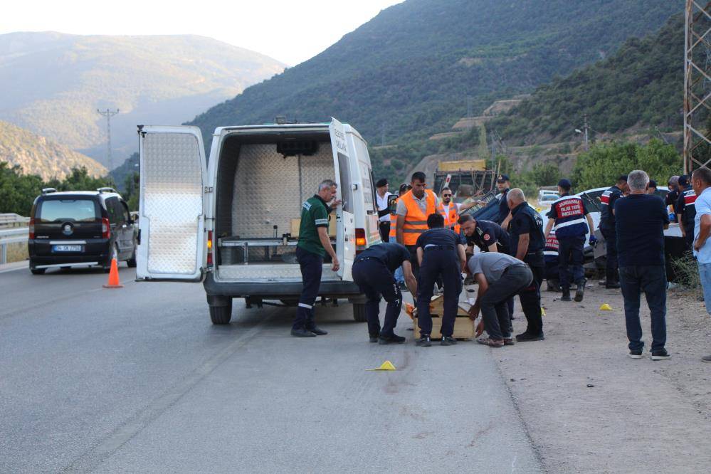 Yürek yakan kaza! Böbreğini verdiği oğluyla birlikte öldü 9