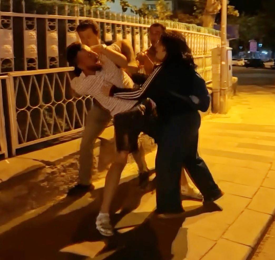 Erkek arkadaşından kurtulmak isteyen kadın ortalığı karıştırdı 15