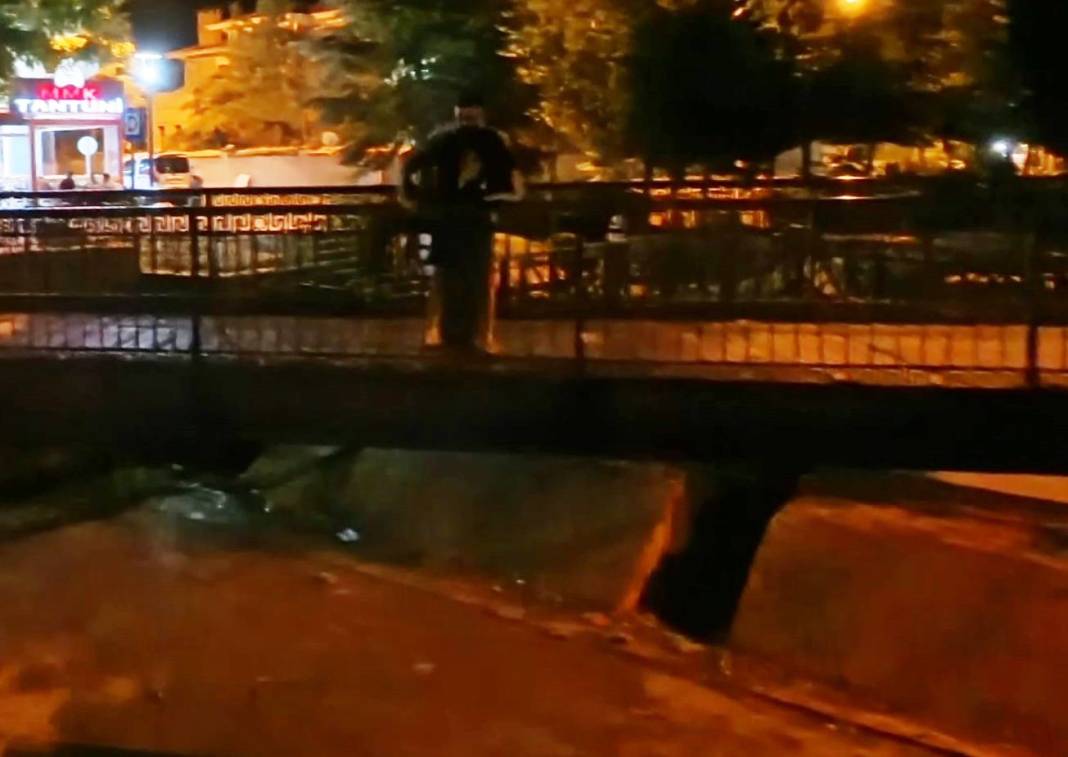 Erkek arkadaşından kurtulmak isteyen kadın ortalığı karıştırdı 16