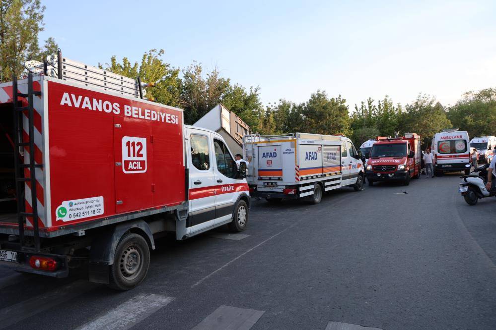 Kamyon dehşeti! Freni patladı, 10 araca böyle çarptı 11