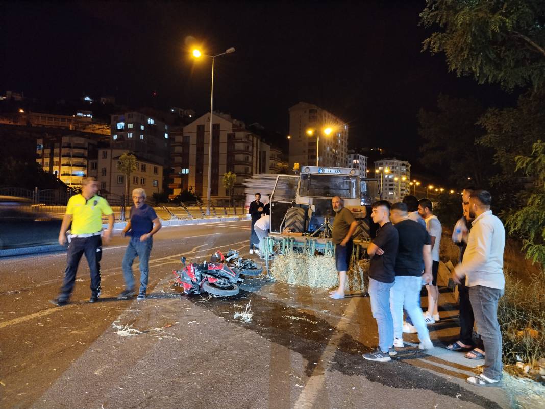 Traktöre çarpan motosiklet sürücüsü hayatını kaybetti 3