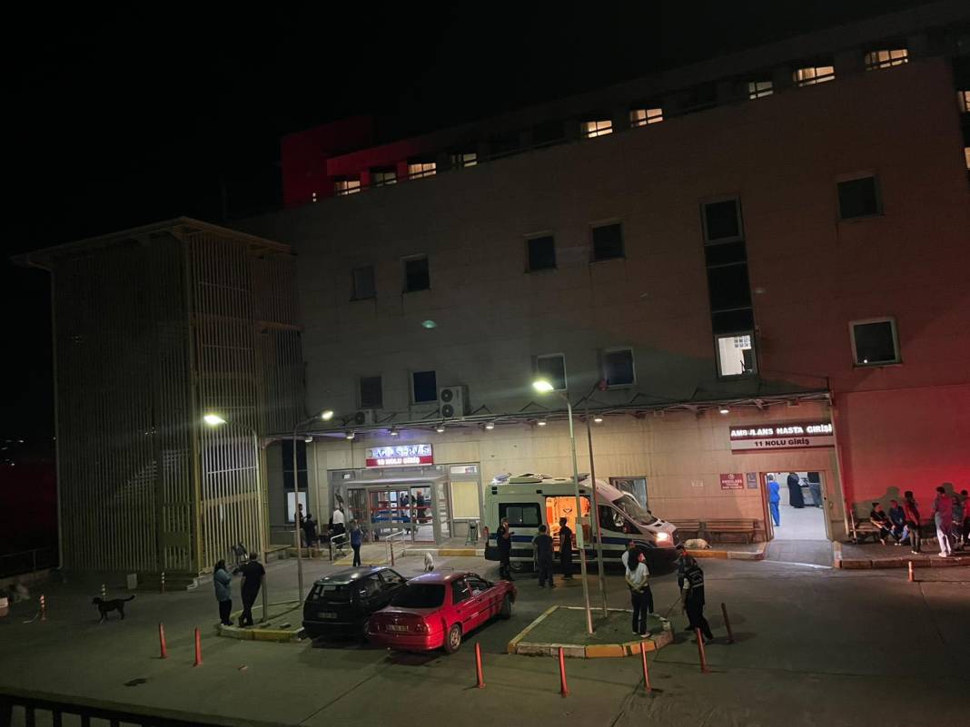 Koca dehşeti! Hastanede eşini silahla vurdu 9