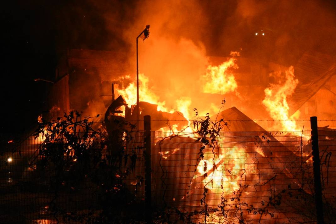 Kereste fabrikası alevler içinde kaldı 2