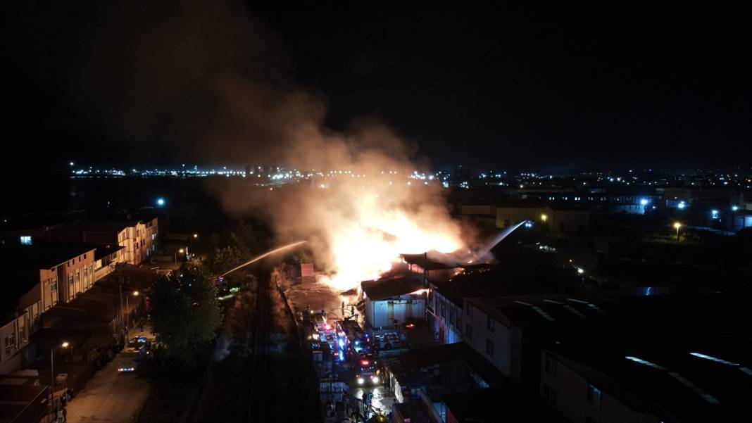 Kereste fabrikası alevler içinde kaldı 14