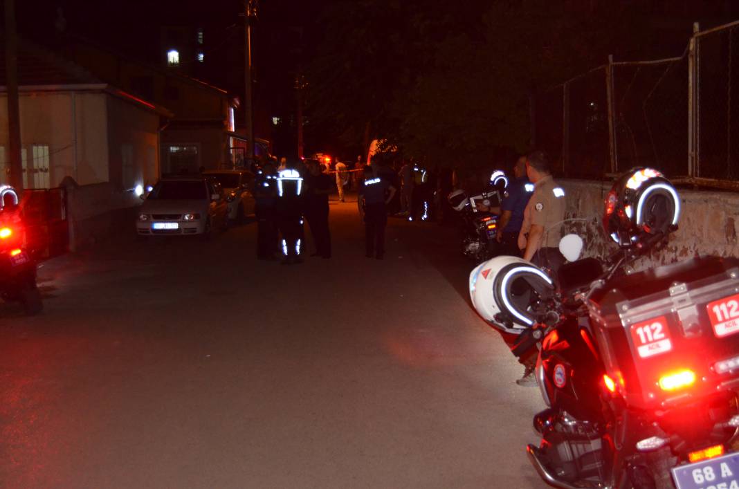 Komşusunu, anne ve kardeşini vurup bir kurşun da kendine sıktı 2