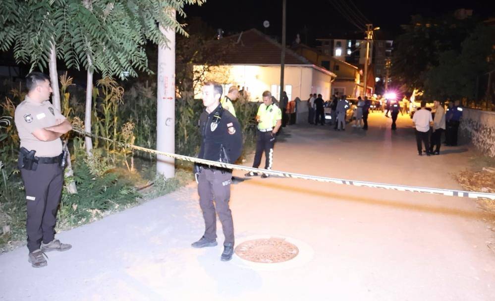 Komşusunu, anne ve kardeşini vurup bir kurşun da kendine sıktı 6