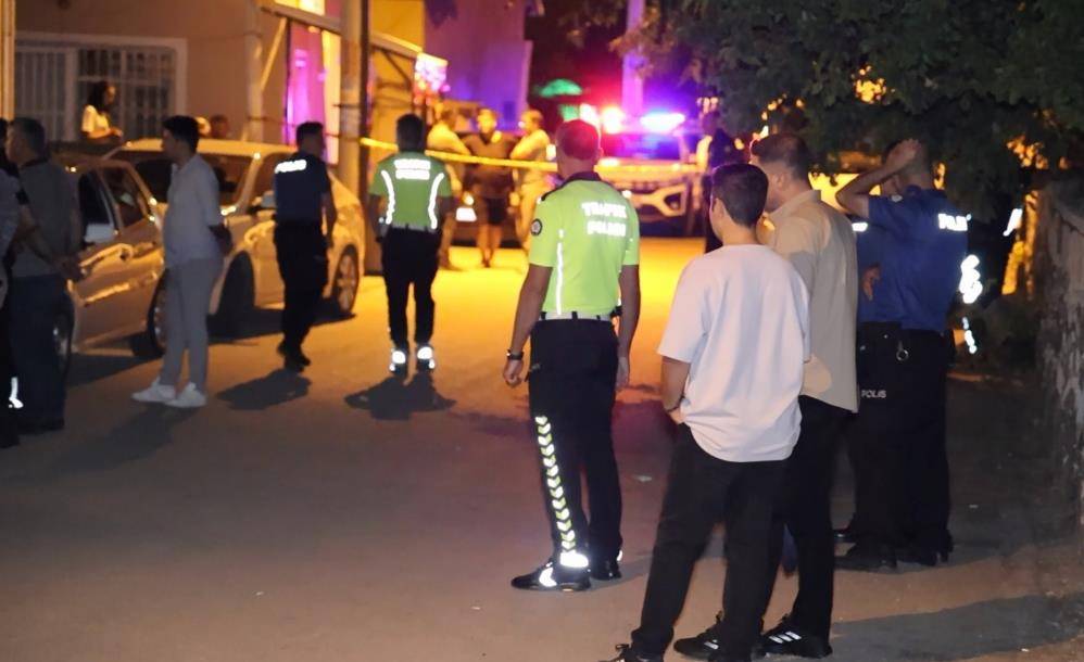 Komşusunu, anne ve kardeşini vurup bir kurşun da kendine sıktı 8