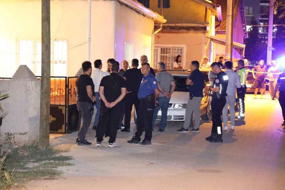 Komşusunu, anne ve kardeşini vurup bir kurşun da kendine sıktı 10