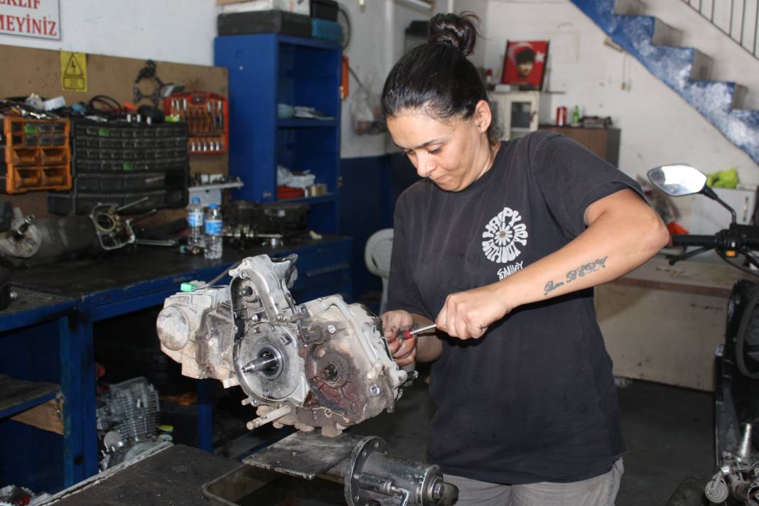 Eşi çırak bulamıyordu, sanayinin tek kadın ustası oldu 4