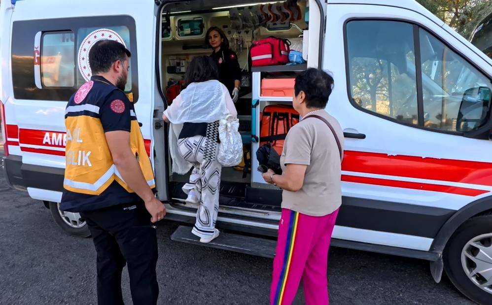 Konya’dan dönen Çinli turistlere kaza şoku! TIR çarptı 2