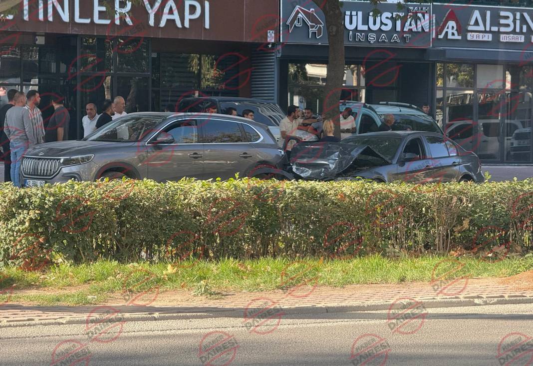 Konya’da TOGG’a çarpan BMW bu hale geldi 1