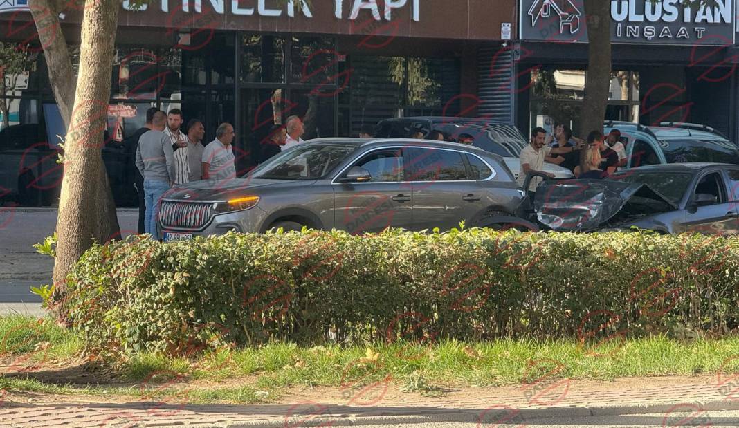 Konya’da TOGG’a çarpan BMW bu hale geldi 5