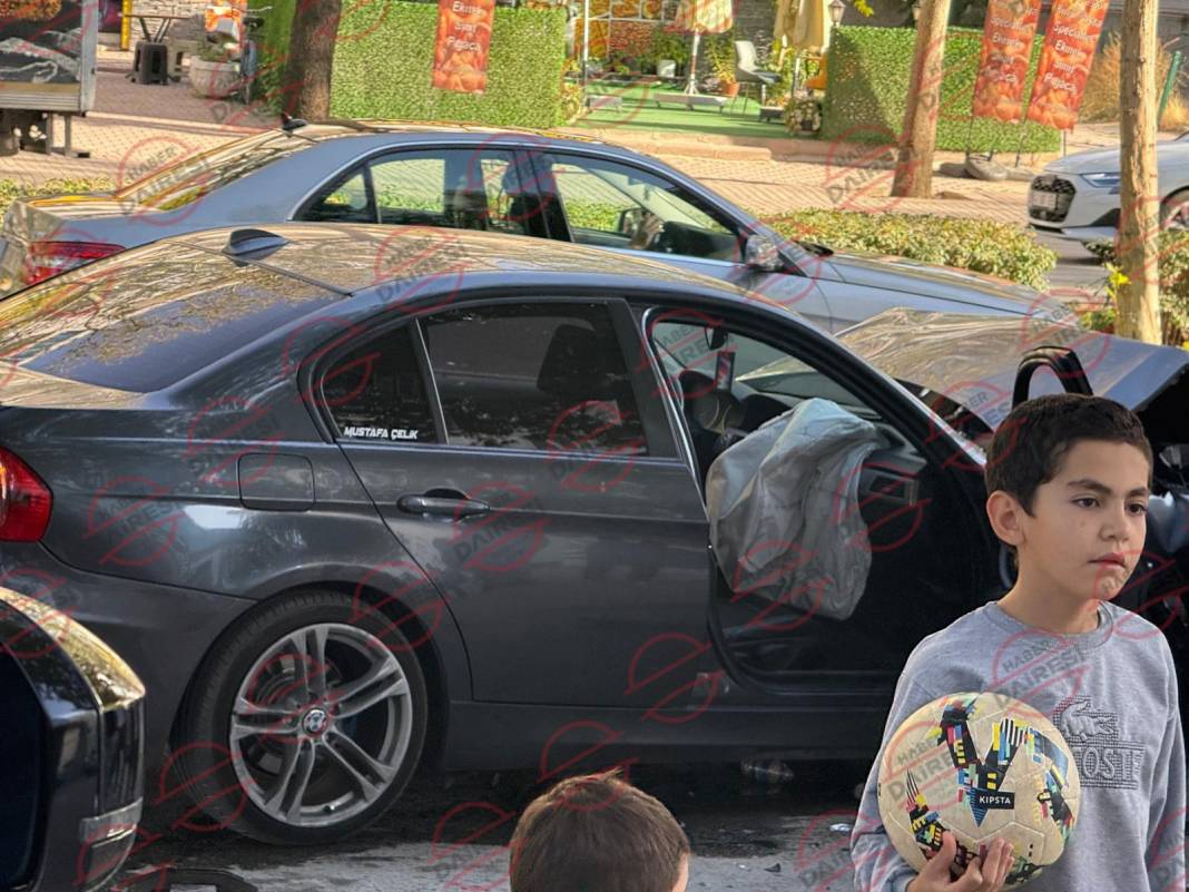 Konya’da TOGG’a çarpan BMW bu hale geldi 4