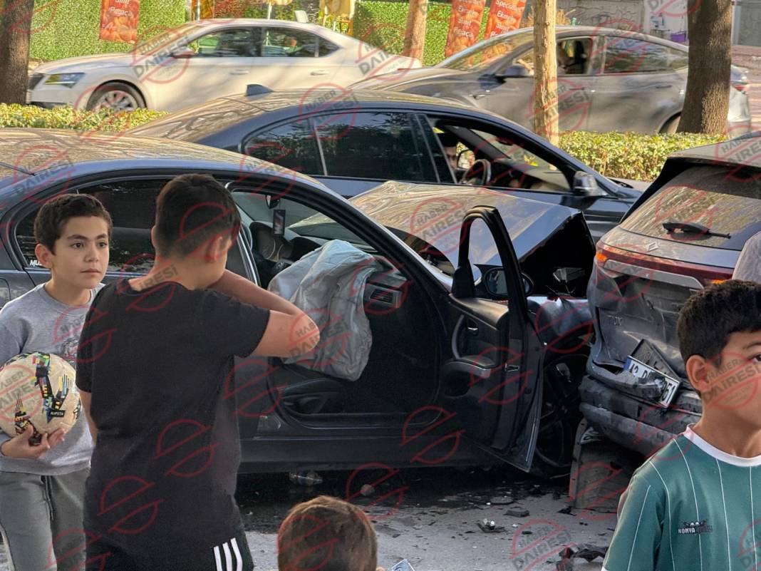 Konya’da TOGG’a çarpan BMW bu hale geldi 10