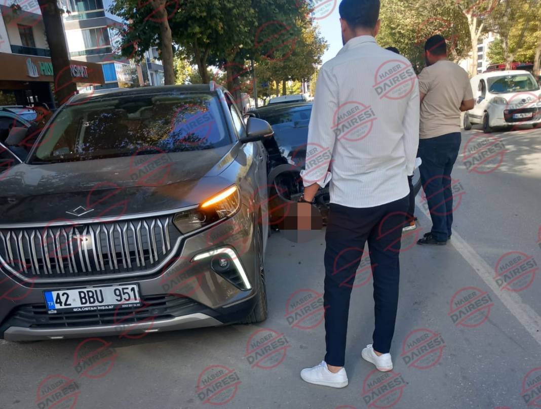 Konya’da TOGG’a çarpan BMW bu hale geldi 3