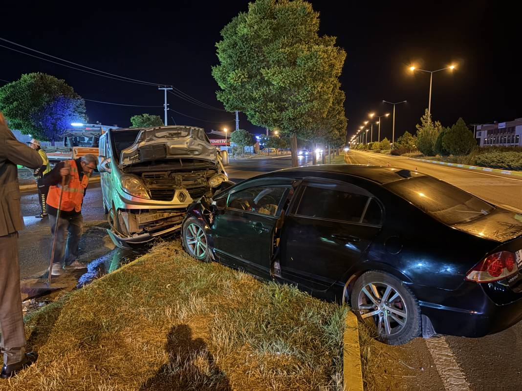 Maçtan dönen futbolcular kaza yaptı! Yaralılar var 5