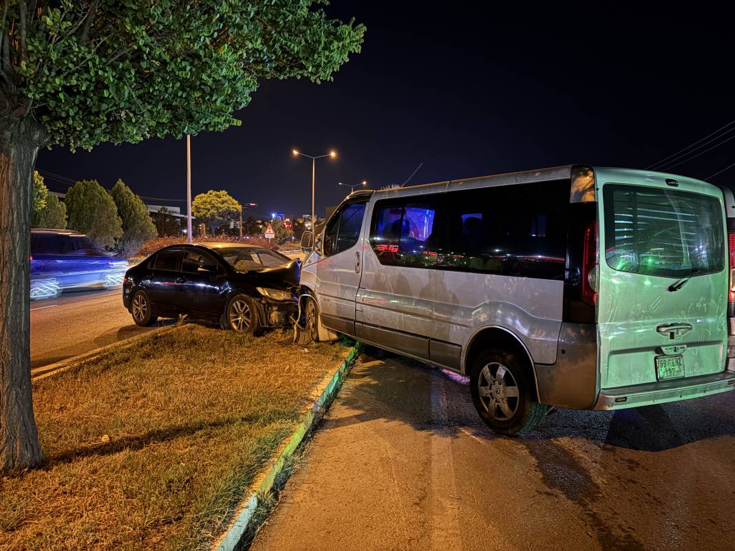 Maçtan dönen futbolcular kaza yaptı! Yaralılar var 6