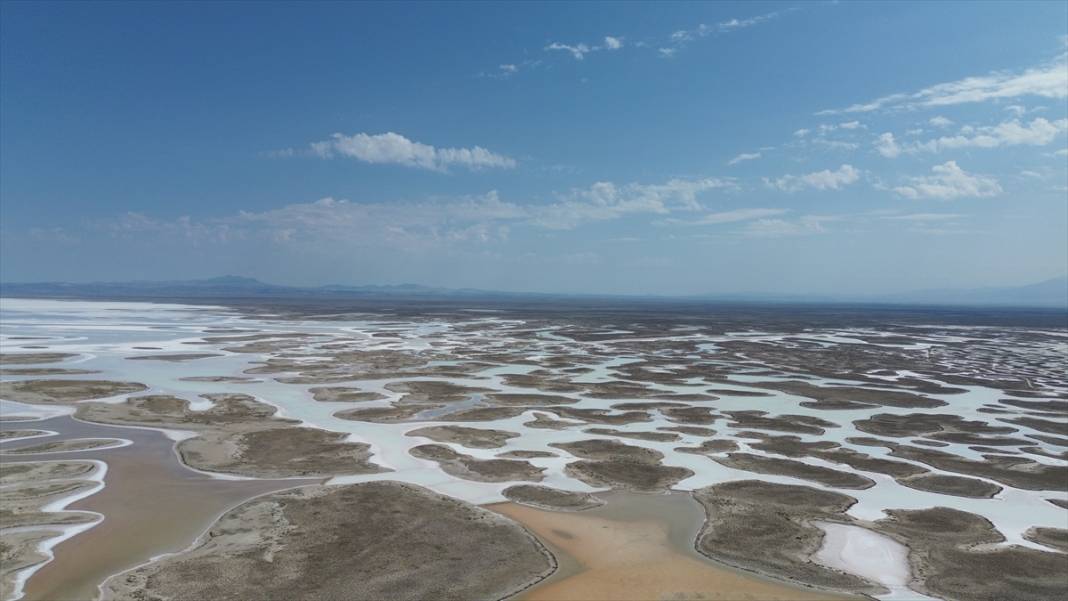 Tuz Gölü alarm veriyor! 3 il arasında yürünecek kadar küçüldü 14