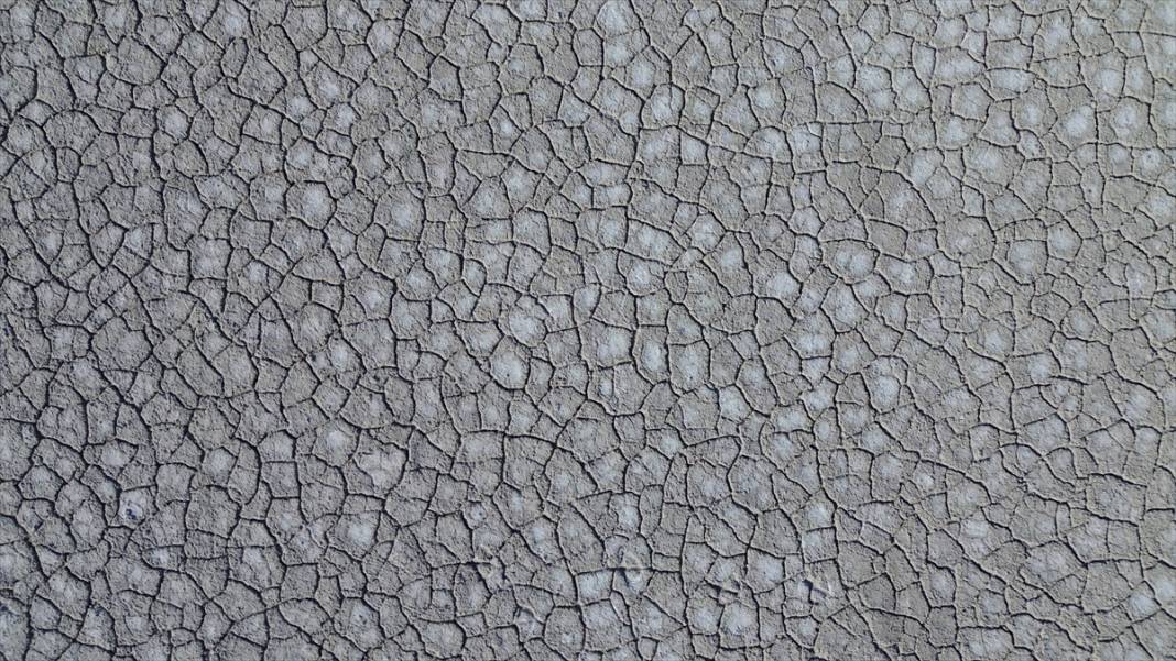 Tuz Gölü alarm veriyor! 3 il arasında yürünecek kadar küçüldü 4