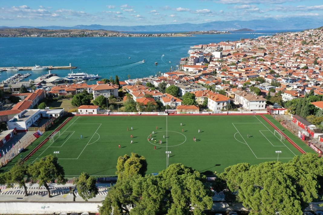 Doğa ve deniz manzarasıyla taraftarı cezbeden stadyum 11
