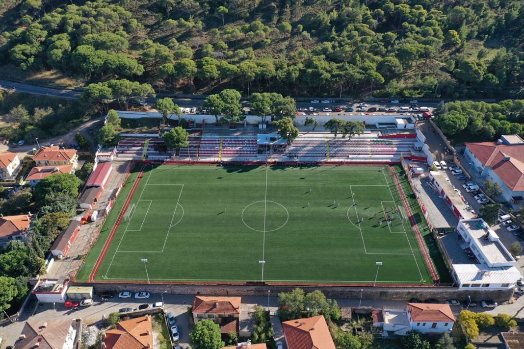 Doğa ve deniz manzarasıyla taraftarı cezbeden stadyum 9