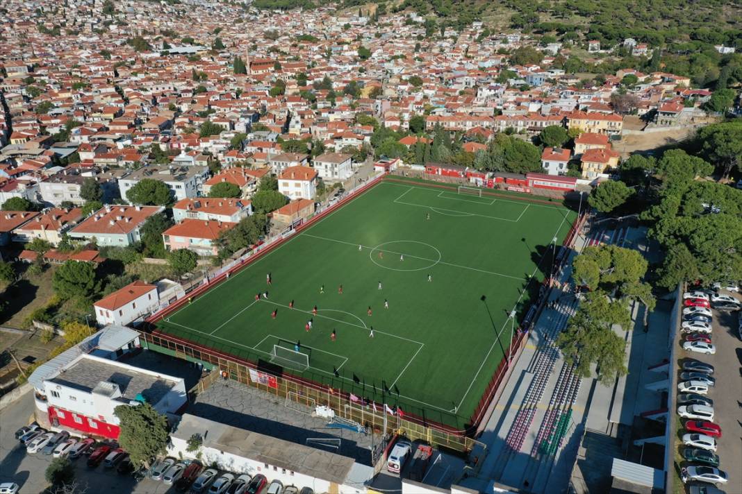 Doğa ve deniz manzarasıyla taraftarı cezbeden stadyum 1
