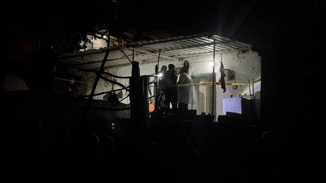 Aile kavgası faciayla bitti! Baba, oğlunu öldürüp, eşini yaraladı 1