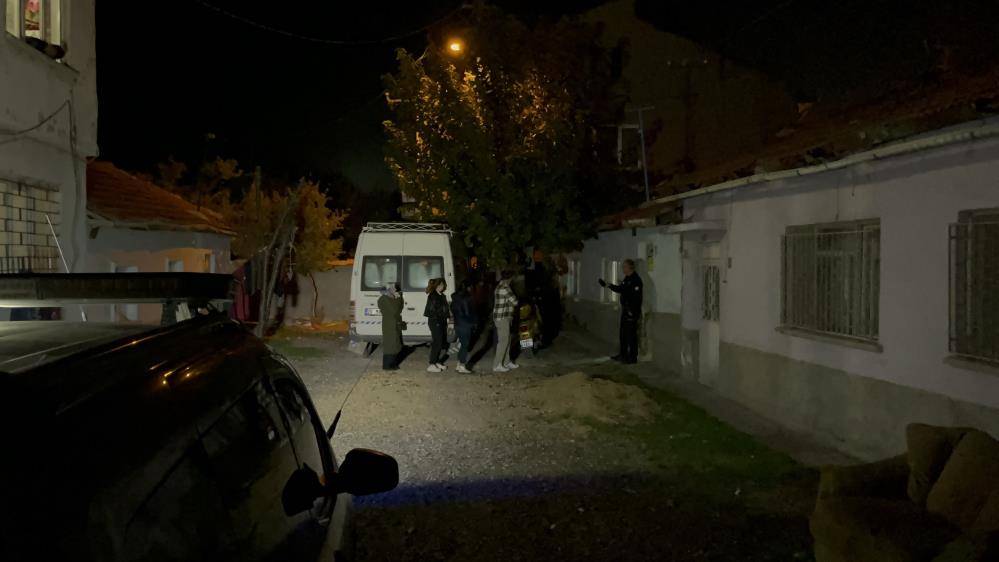 Yaşlı çiftin yaşadığı evden ölüm sızdı 10