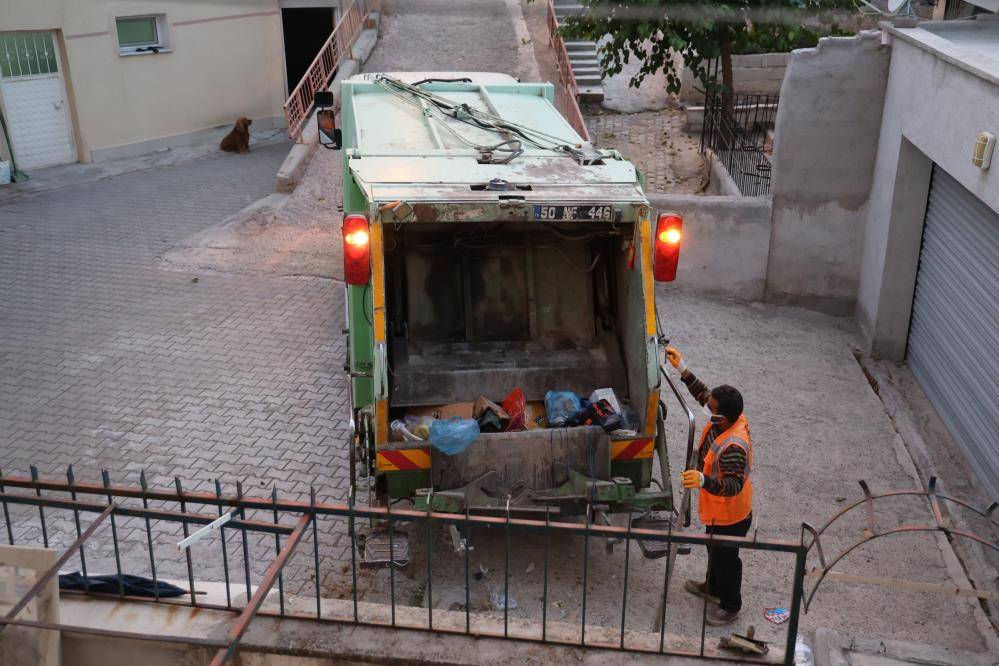 Akıllara durgunluk veren olay! 1 ay annesinin cesediyle yaşadı 3