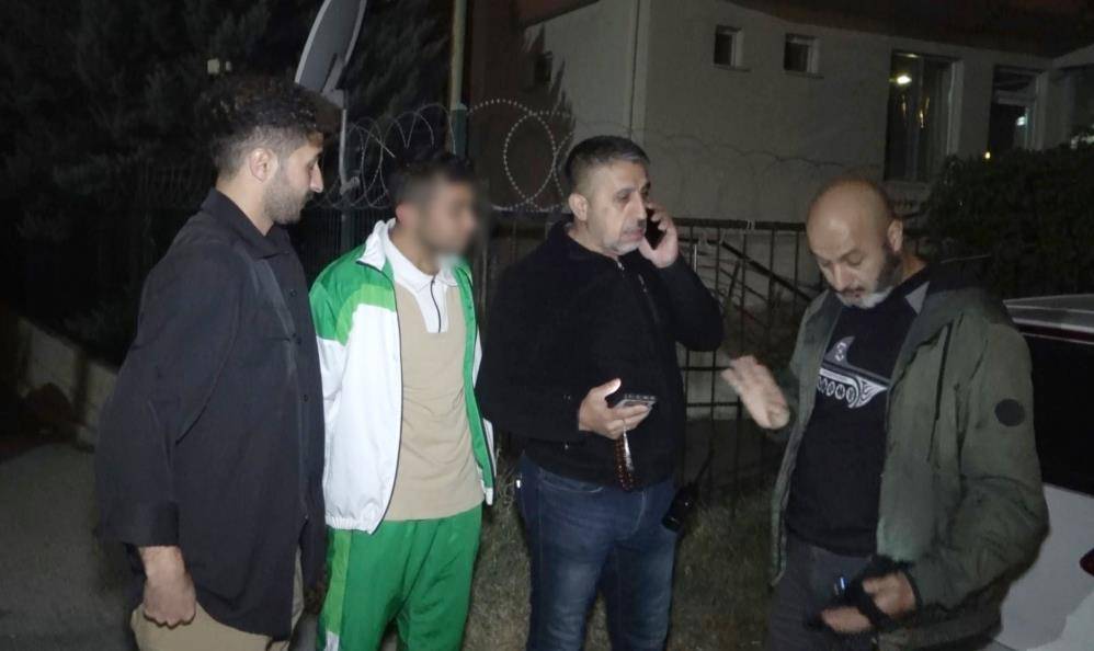 2 genç, parkta kavga için molotofkokteyli hazırlarken yakalandı 6