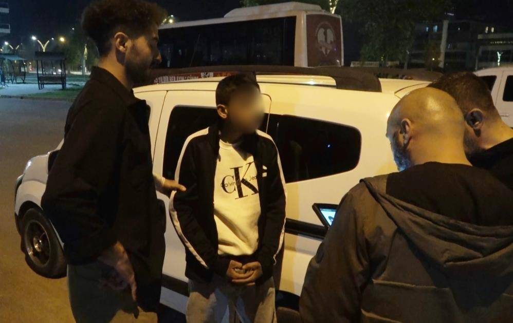 2 genç, parkta kavga için molotofkokteyli hazırlarken yakalandı 1