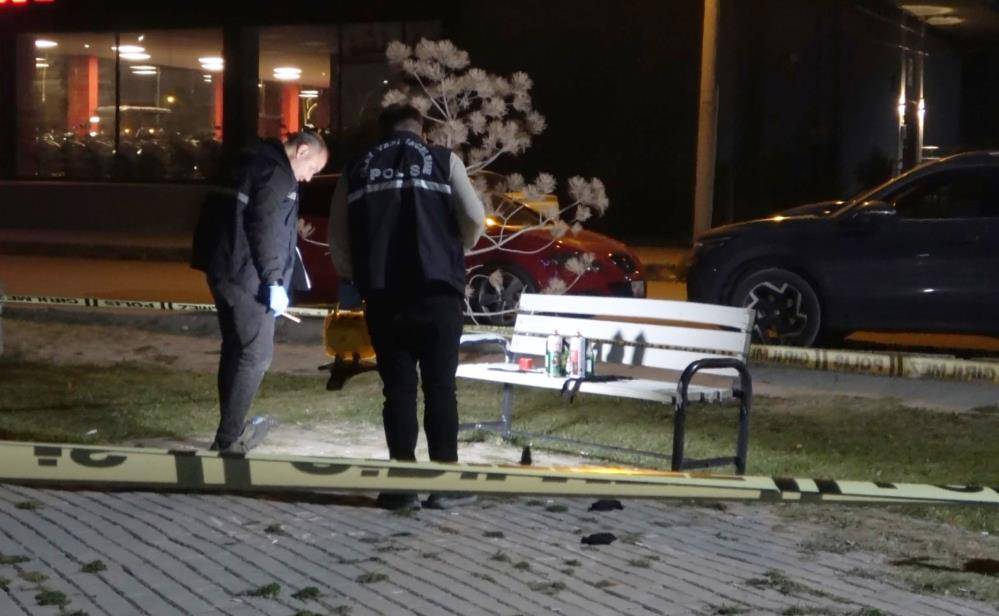 2 genç, parkta kavga için molotofkokteyli hazırlarken yakalandı 5