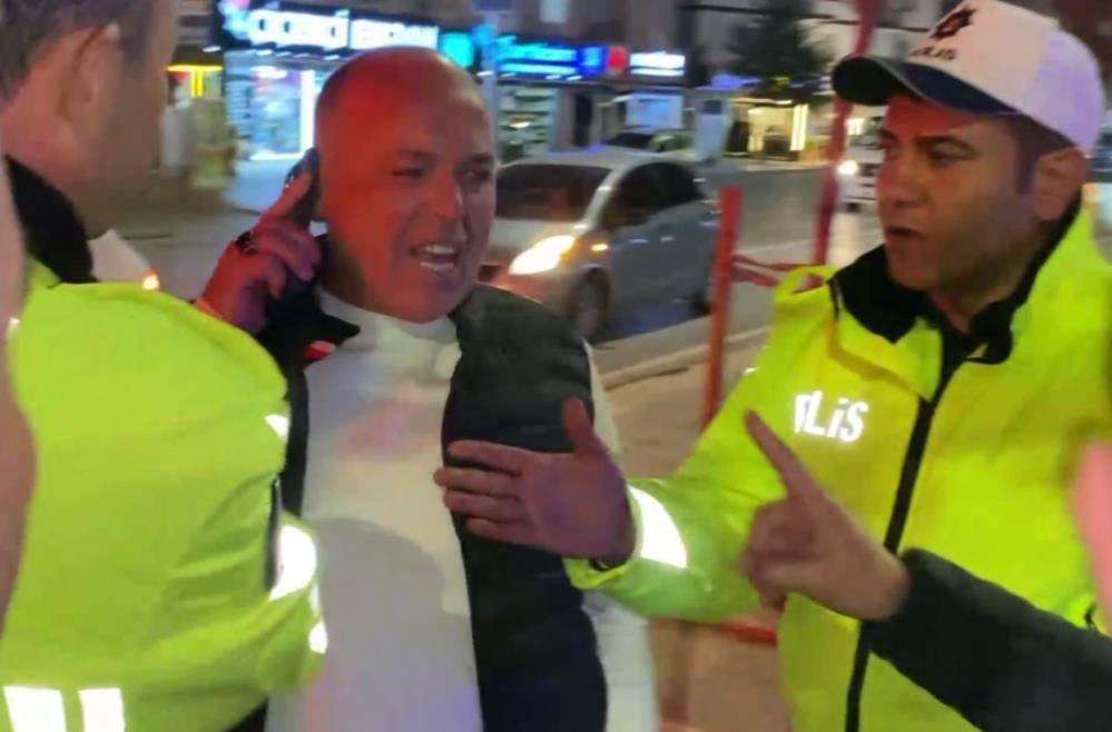 Alkollü sürücü ve yakınlarından trafik polislerine yumruklu saldırı 13