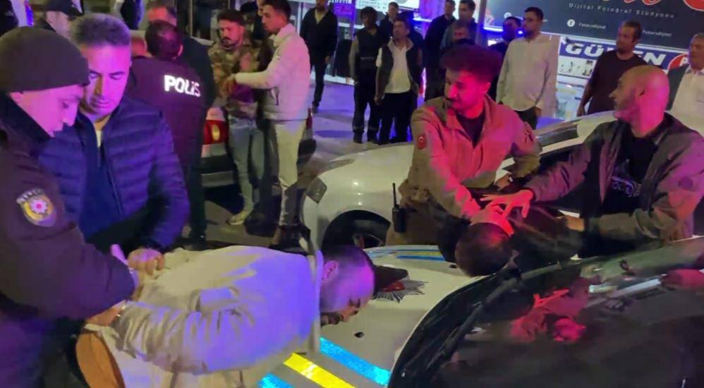 Alkollü sürücü ve yakınlarından trafik polislerine yumruklu saldırı 5