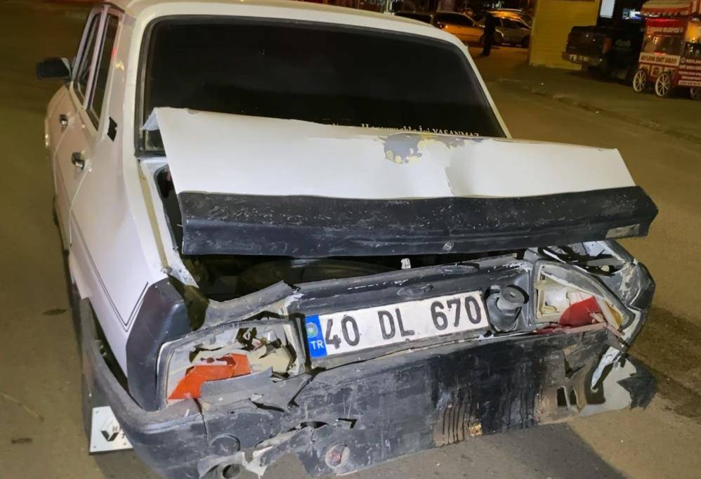 Alkollü sürücü ve yakınlarından trafik polislerine yumruklu saldırı 1