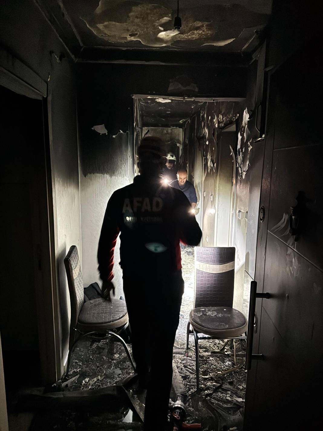 10 katlı binada yangın faciası! 1 ölü, 14 yaralı var 3