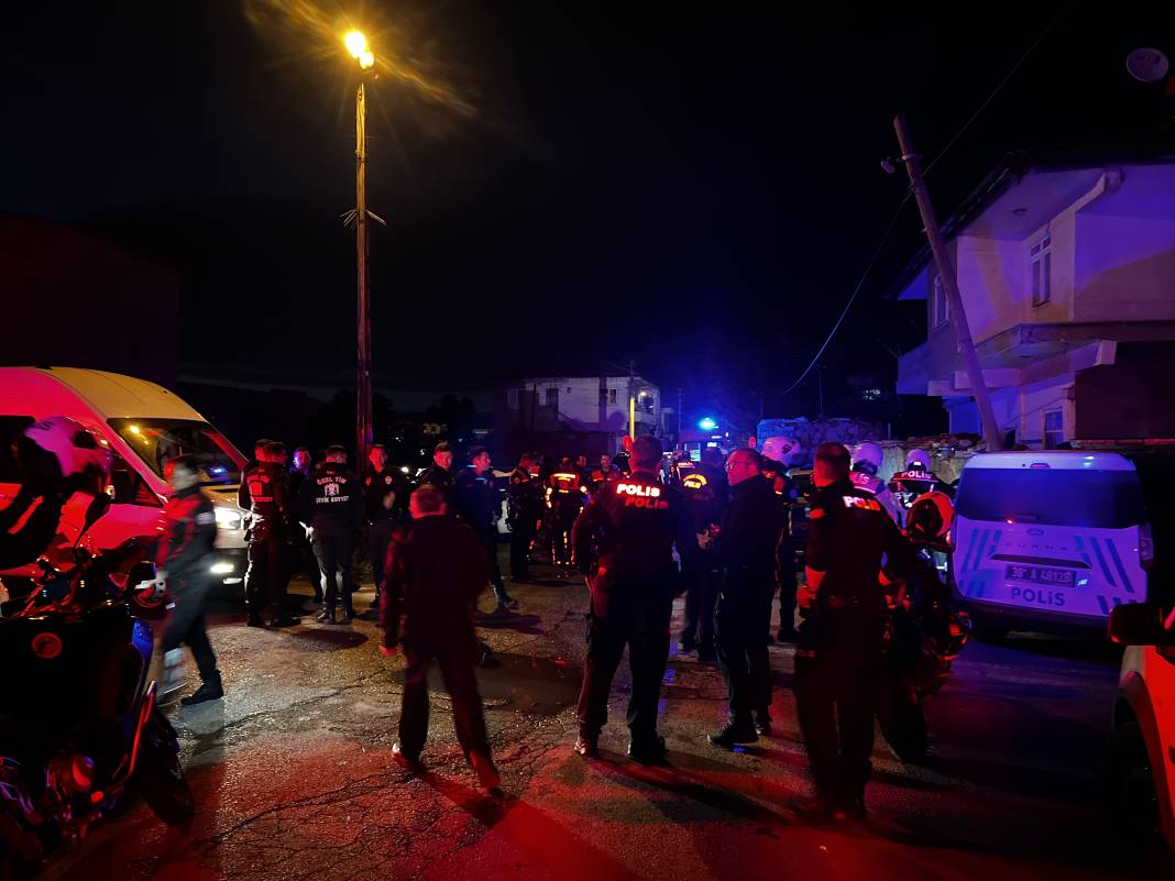 Bakkalda yan bakma kavgası! Bir kişi bıçaklandı 1