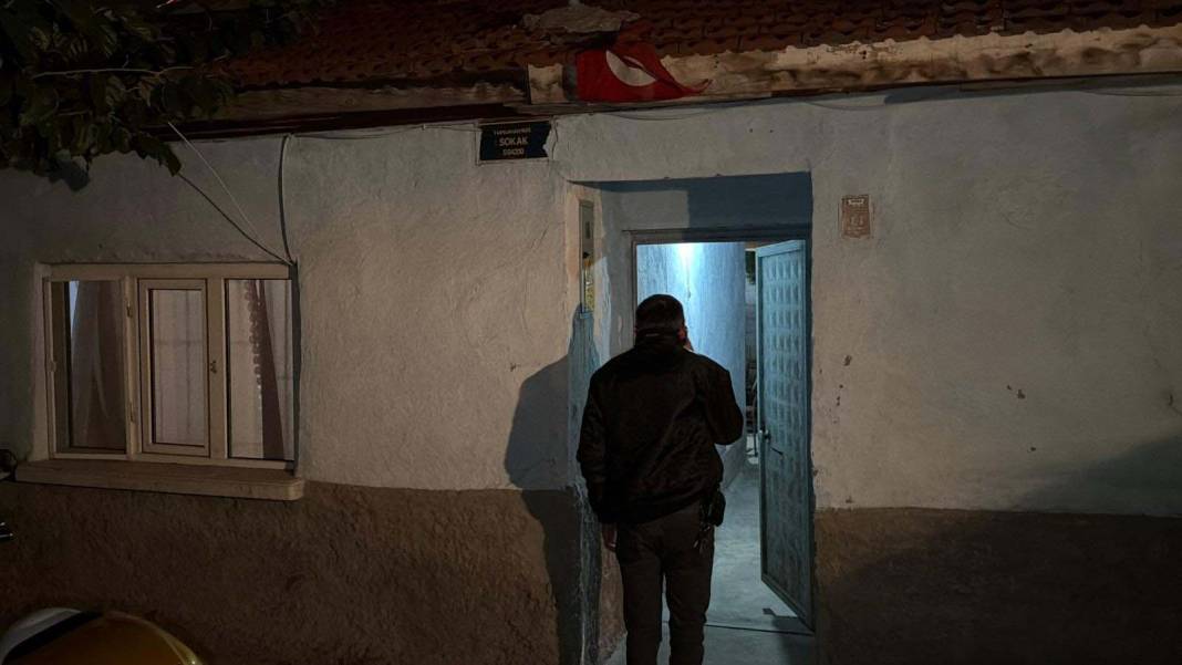 Yaşlı çiftin yaşadığı evden ölüm sızdı 2