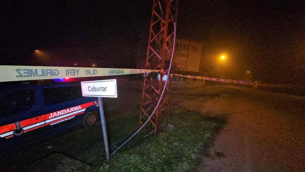 Köyde kanlı gece! Emekli polis kahvehanede 4 kişiyi vurdu, 2’si öldü 8