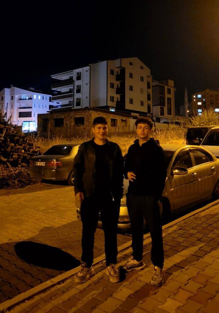 Üçü de 15 yaşındaydı! Otomobil ikiye bölündü, 2’si öldü 13