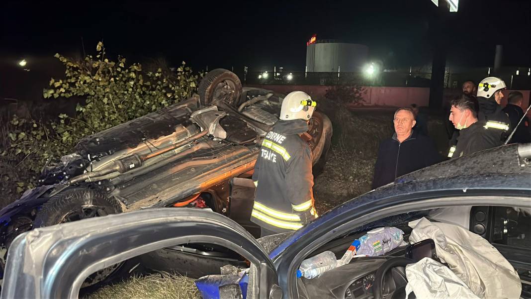 2 TIR ile 3 otomobil çarpıştı! Ölü ve yaralılar var 18