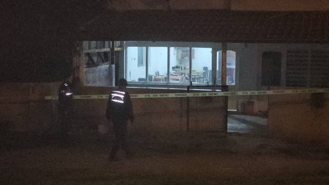 Köyde kanlı gece! Emekli polis kahvehanede 4 kişiyi vurdu, 2’si öldü 9