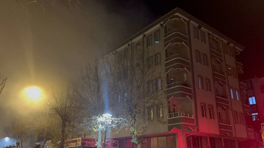 4 katlı binada yangın paniği 3