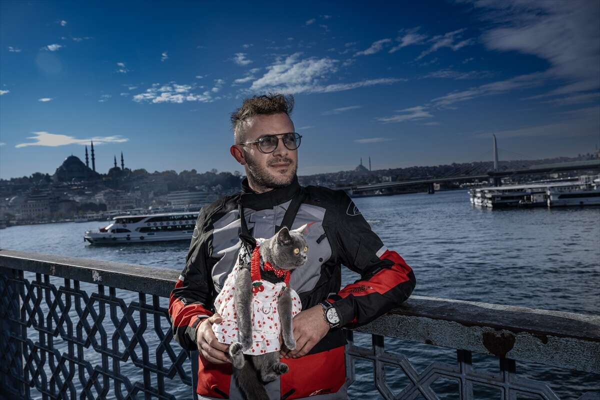 Motosikletli kedi Gofret, renkli kostümleriyle sosyal medyayı salladı 9