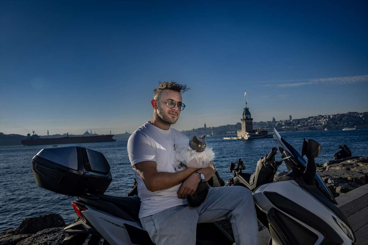 Motosikletli kedi Gofret, renkli kostümleriyle sosyal medyayı salladı 3