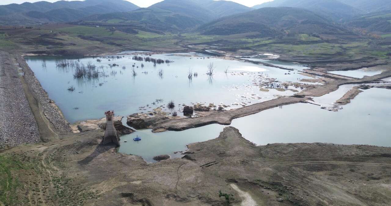 Bir ilimizde daha korkutan görüntü! 20 günlük su kaldı 6