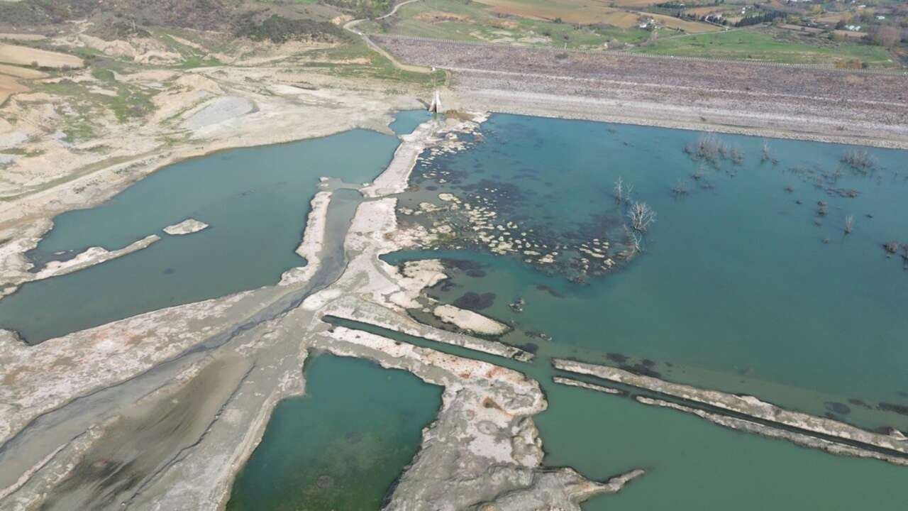 Bir ilimizde daha korkutan görüntü! 20 günlük su kaldı 7