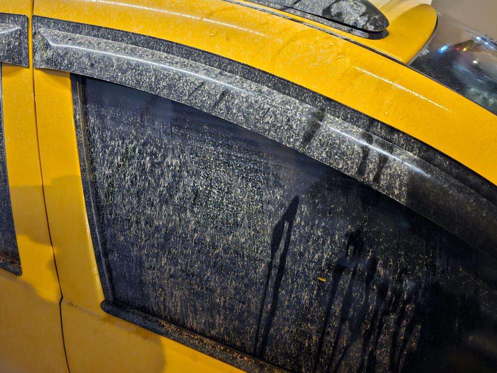 Şehrin üzerine çamur yağdı 5