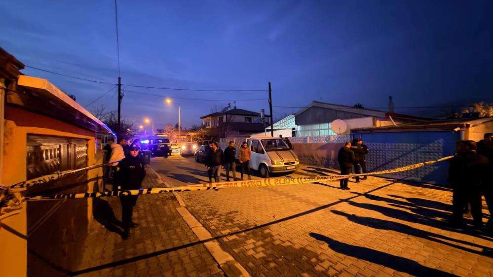 Kan donduran olay! Tabancayla vurulan baba ve oğlu evde ölü bulundu 4