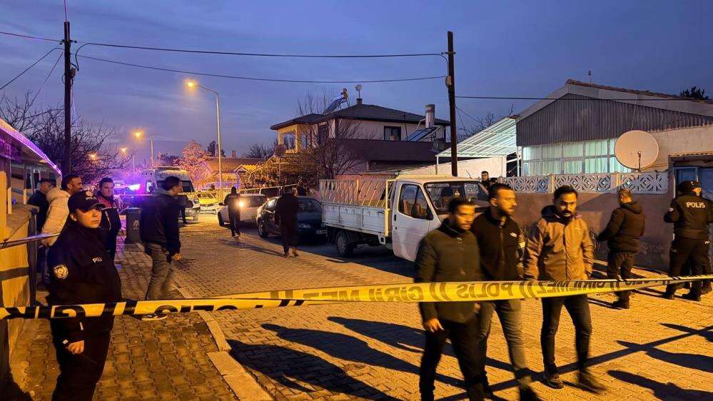 Kan donduran olay! Tabancayla vurulan baba ve oğlu evde ölü bulundu 2
